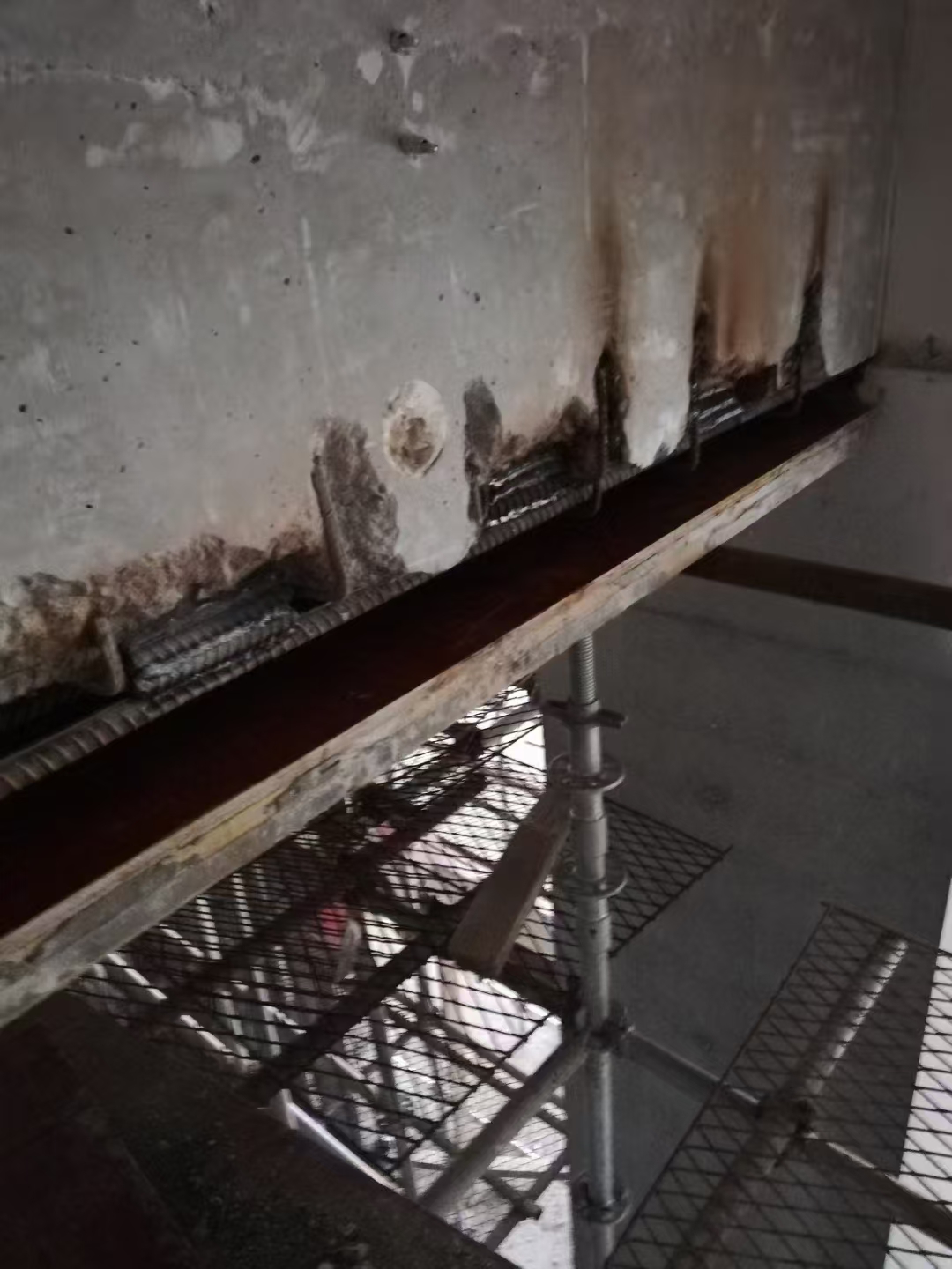 乌海梁钢筋少了怎么加固